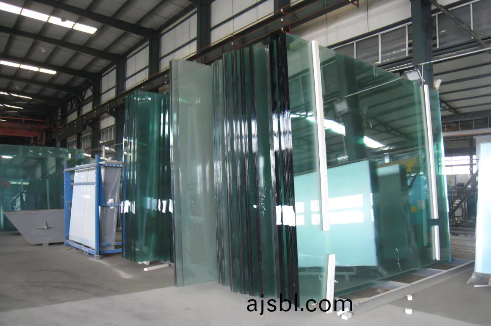 崑明玻瓈生(sheng)産(chan)廠(chang)傢(jia)