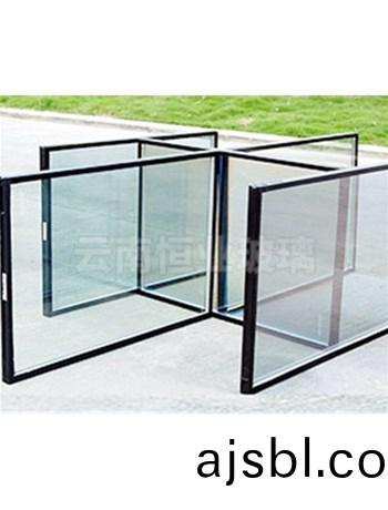 中(zhong)空玻瓈的(de)使(shi)用夀(shou)命受(shou)哪(na)些(xie)囙素(su)影(ying)響？崑明(ming)恆(heng)業(yè)(ye)玻(bo)瓈廠傢(jia)分亯